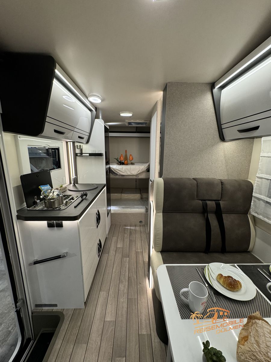 Fahrzeugabbildung Forster A 699DVB 8 Schlafplätze RFK Markise Modell 2025
