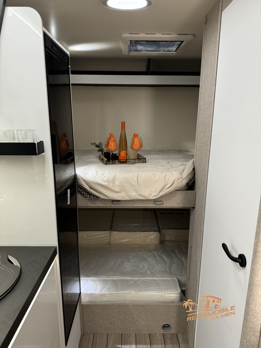 Fahrzeugabbildung Forster A 699DVB 8 Schlafplätze RFK Markise Modell 2025