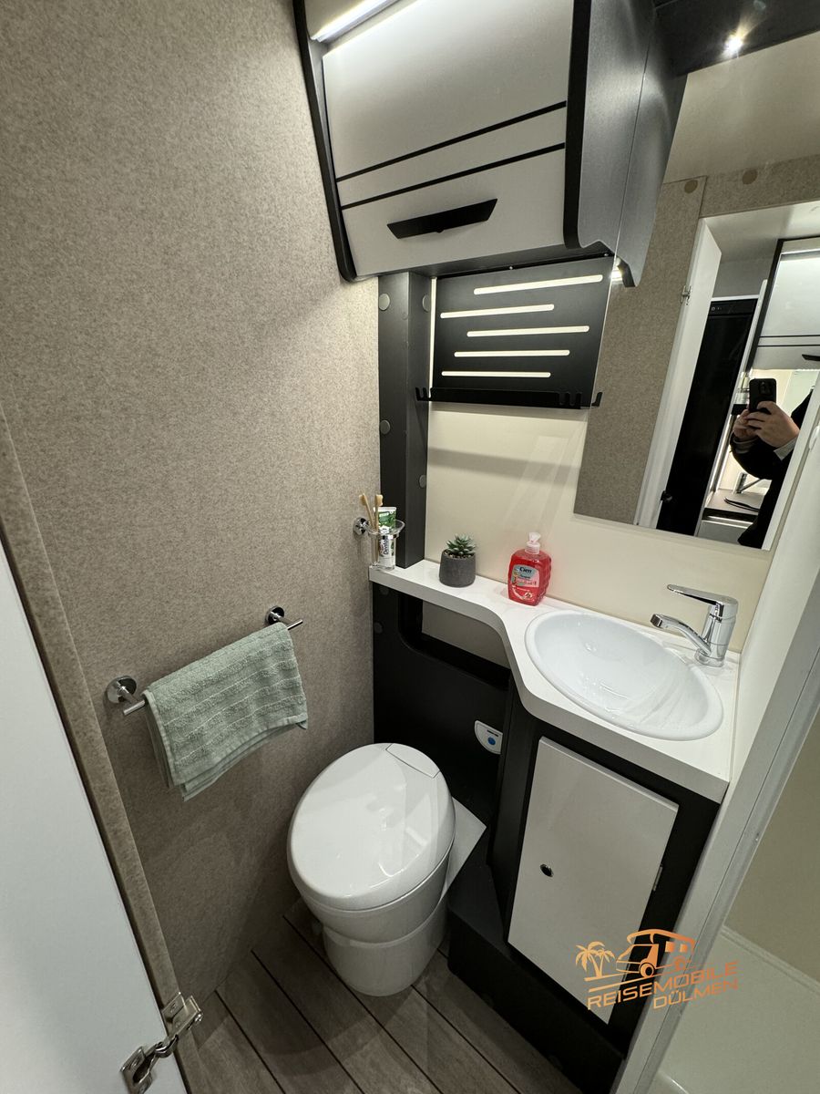 Fahrzeugabbildung Forster A 699DVB 8 Schlafplätze Markise Truma Combi 16