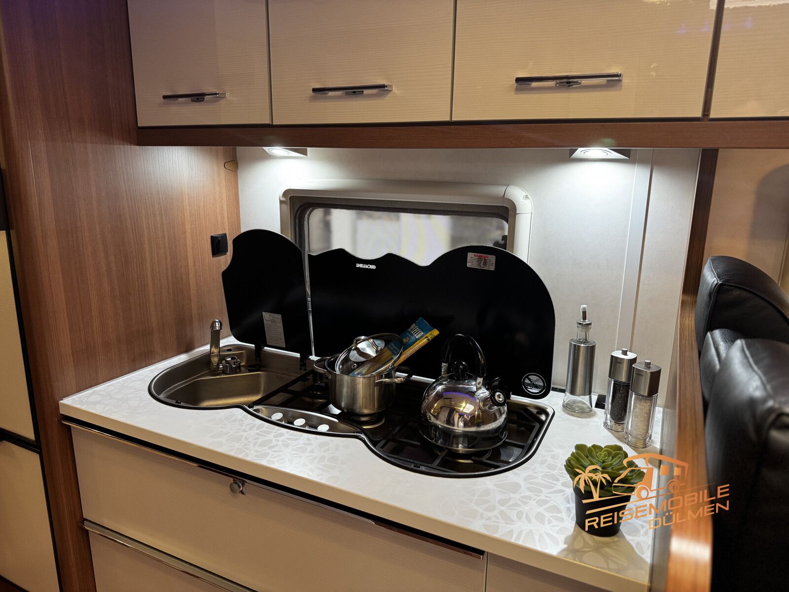 Fahrzeugabbildung LMC Cruiser T672G Blackline Alde Klima Sat TV Solar
