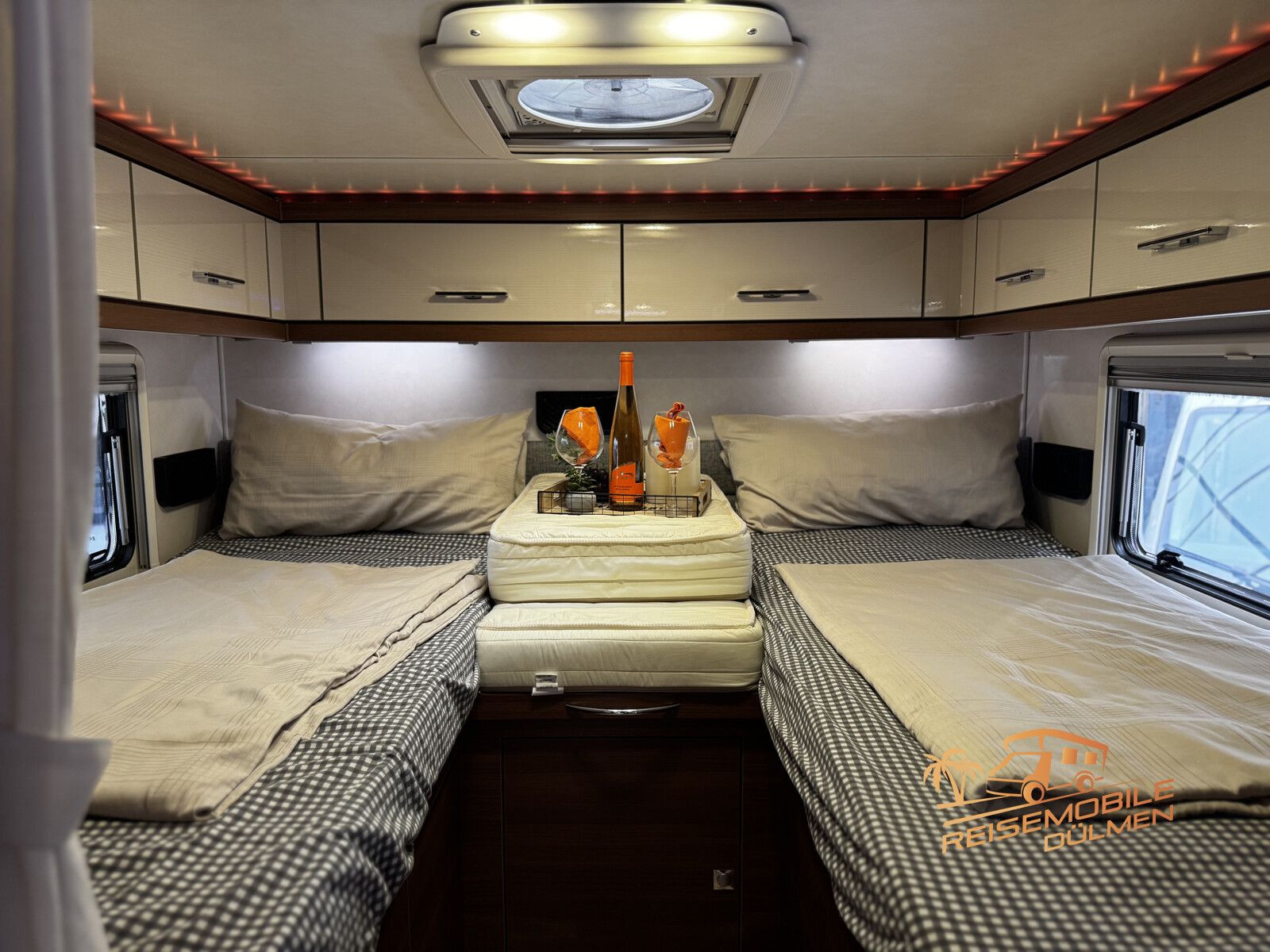 Fahrzeugabbildung LMC Cruiser T672G Blackline Alde Klima Sat TV Solar