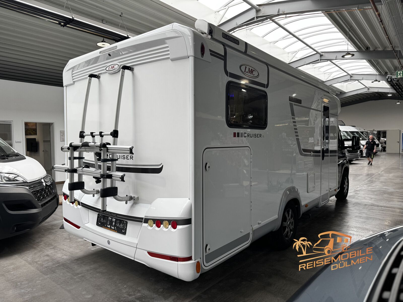 Fahrzeugabbildung LMC Cruiser T672G Blackline Alde Klima Sat TV Solar