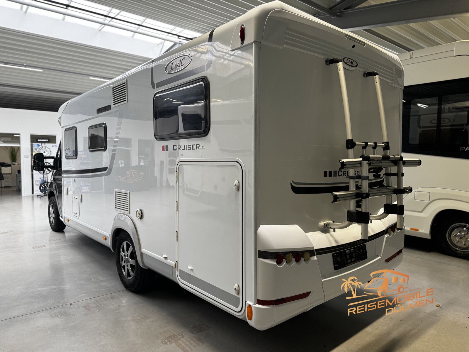Fahrzeugabbildung LMC Cruiser T672G Blackline Alde Klima Sat TV Solar