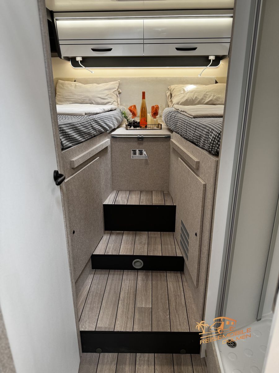 Fahrzeugabbildung Forster T 745EB 2025 RFK Markise Truma Combi Außendusche