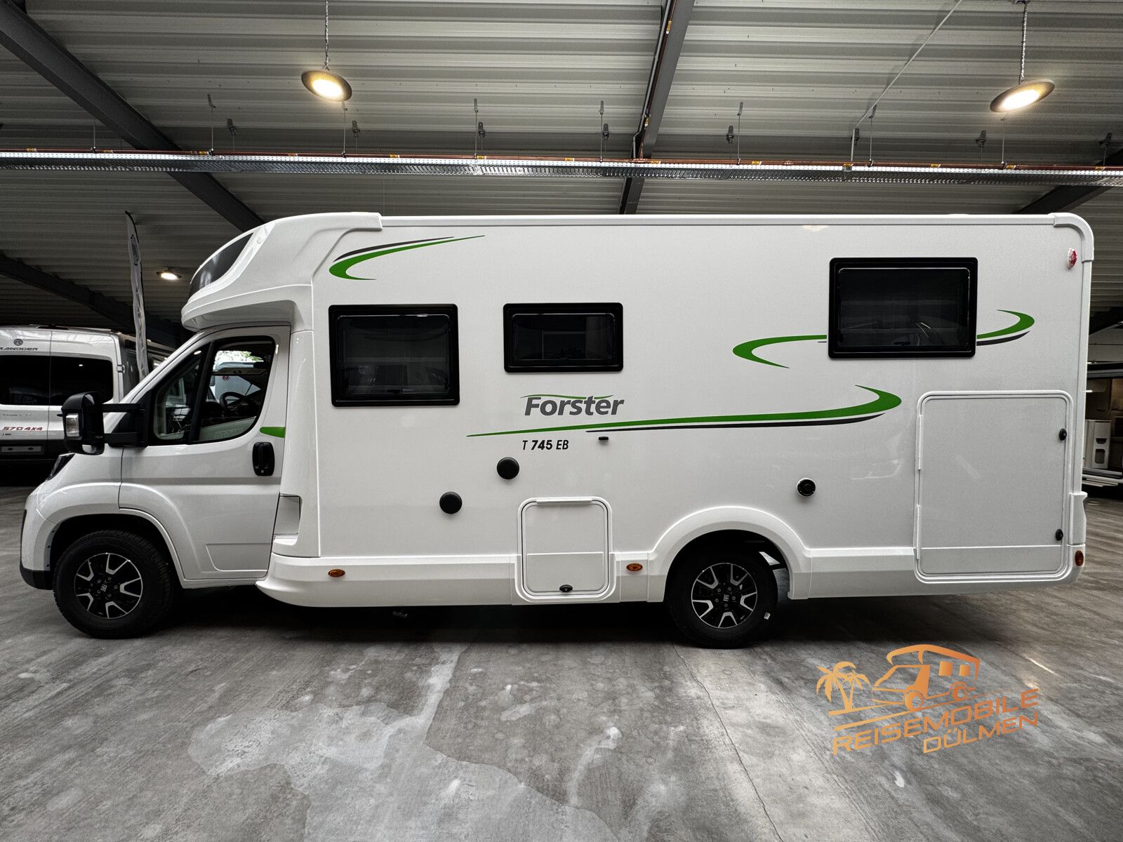 Fahrzeugabbildung Forster T 745EB RFK Markise Heizung Combi 4 Gas