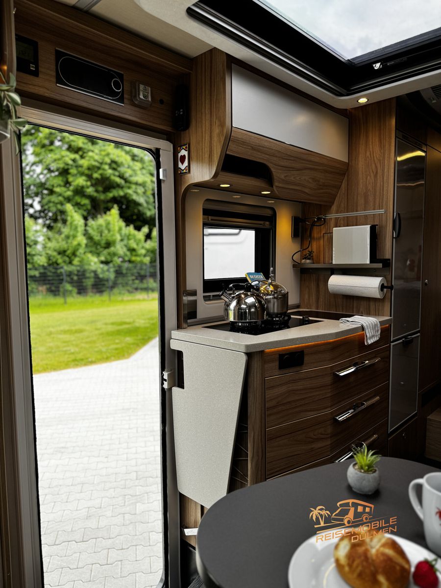 Fahrzeugabbildung HYMER / ERIBA / HYMERCAR ML-T 580 4x4 RSX Black-Star  3,0 V6 3xLithium