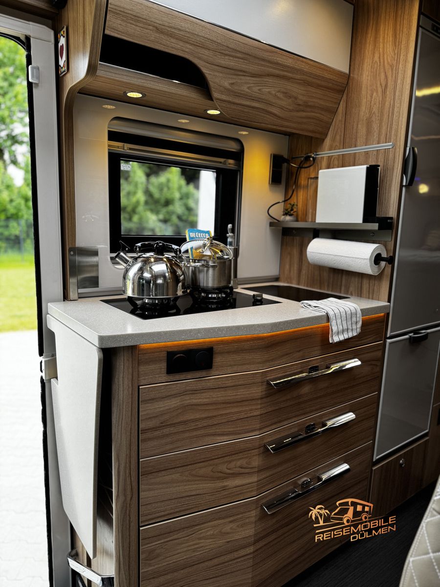 Fahrzeugabbildung HYMER / ERIBA / HYMERCAR ML-T 580 4x4 RSX Black-Star  3,0 V6 3xLithium
