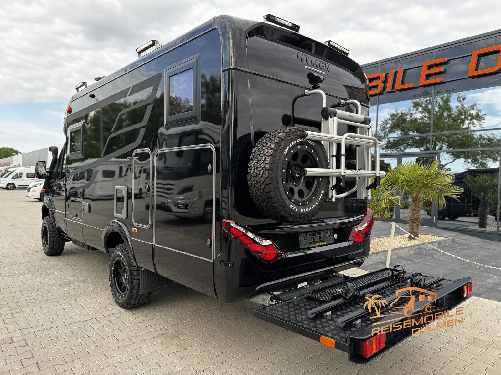 Fahrzeugabbildung HYMER / ERIBA / HYMERCAR ML-T 580 4x4 RSX Black-Star  3,0 V6 3xLithium