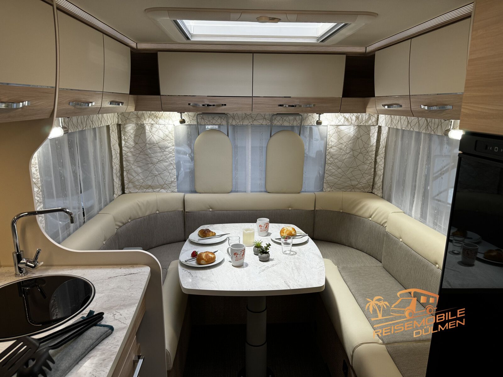 Fahrzeugabbildung Eura Mobil Activa One 650 HS RFK 16 Alu