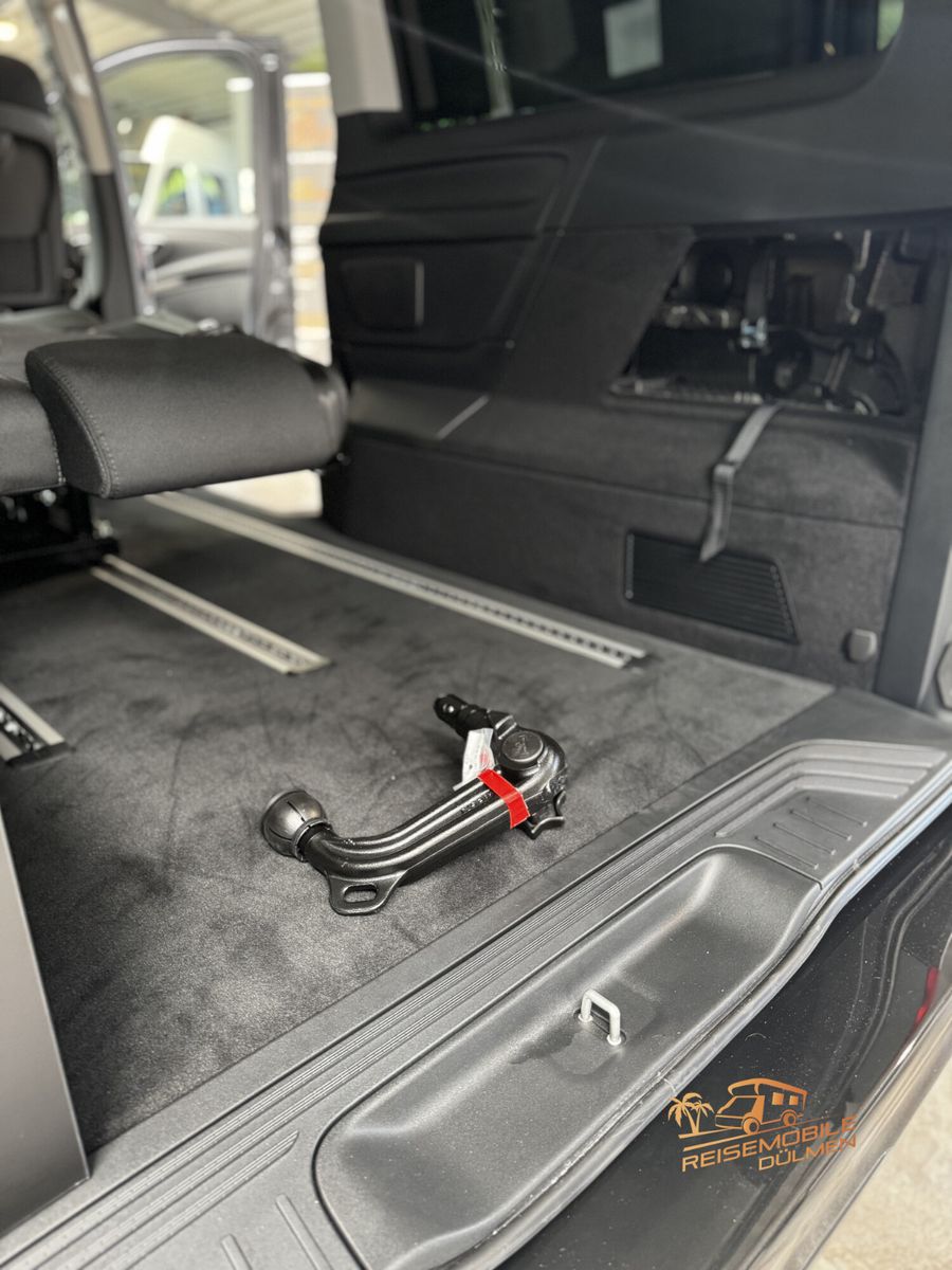 Fahrzeugabbildung Mercedes-Benz V250 4MATIC lang VanTourer Night & Sport Paket