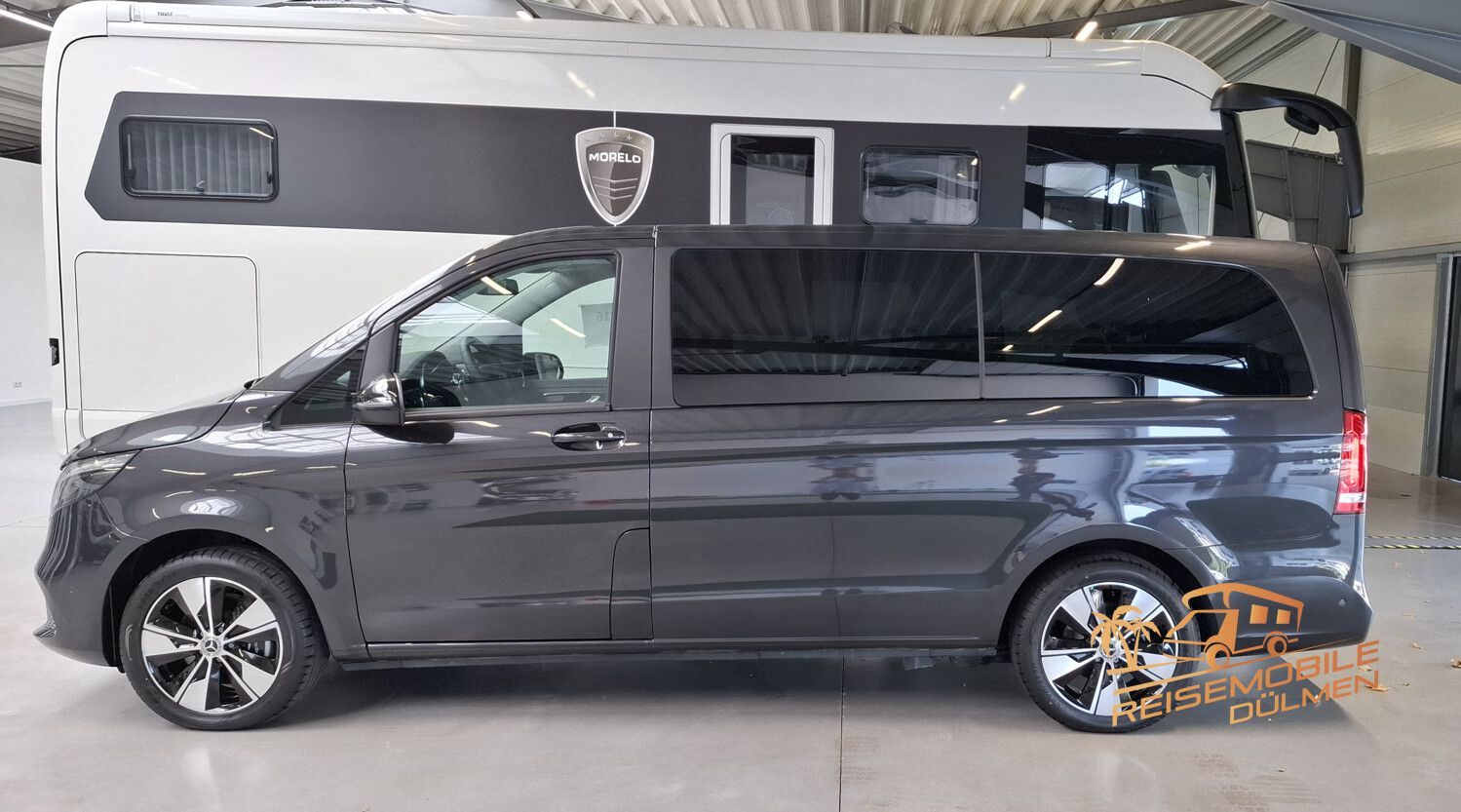 Fahrzeugabbildung Mercedes-Benz V250 4MATIC lang VanTourer Night & Sport Paket