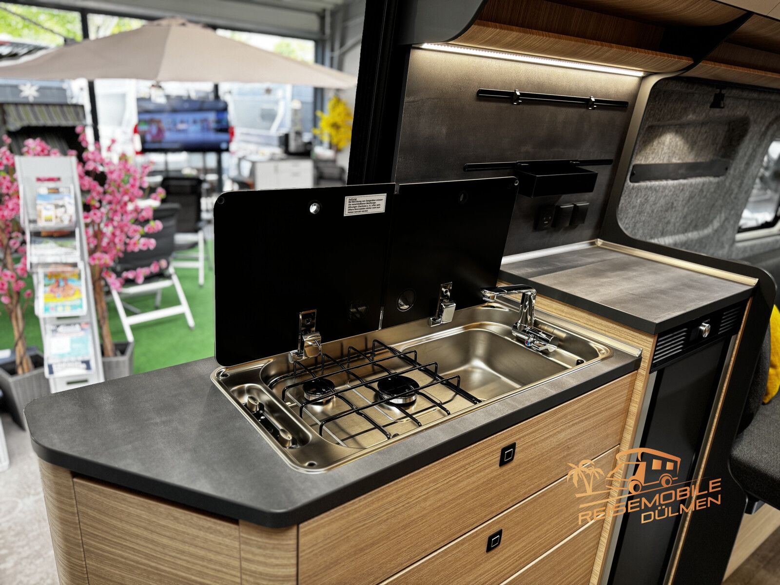 Fahrzeugabbildung Hobby Maxia Van 680 DT GFK Front Assist Tageszulassung