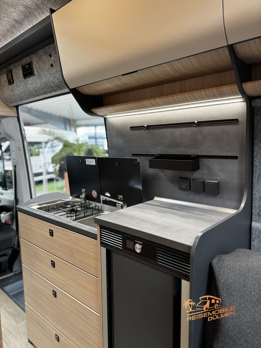 Fahrzeugabbildung Hobby Maxia Van 680 DT GFK Front Assist HOBBY CONNECT