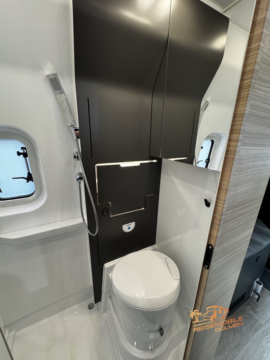 Fahrzeugabbildung Hobby Maxia Van 680 DT GFK Front Assist HOBBY CONNECT