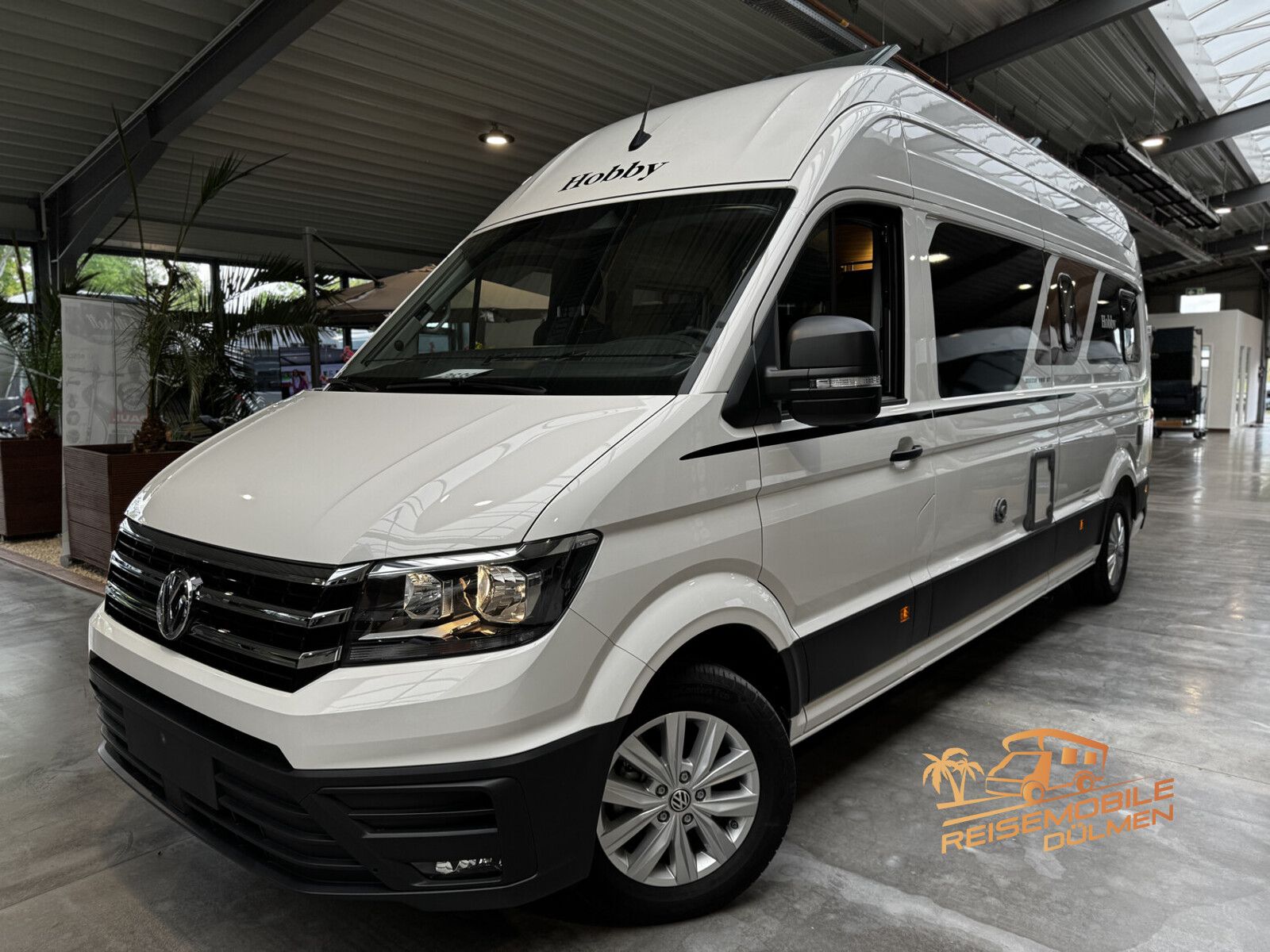 Fahrzeugabbildung Hobby Maxia Van 680 DT GFK Front Assist HOBBY CONNECT