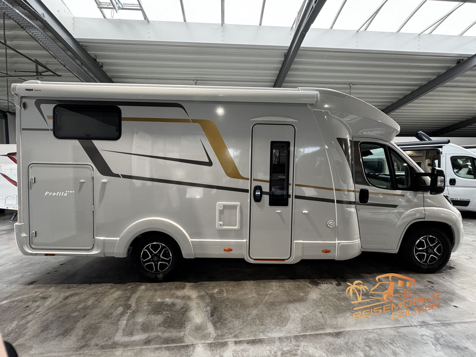 Fahrzeugabbildung Eura Mobil Profila T PT 695 EB Ausstellungsfahrzeug