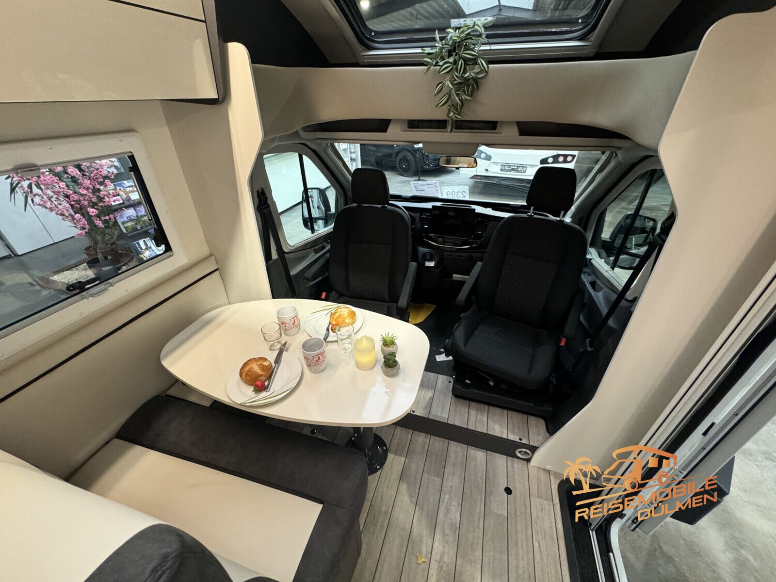 Fahrzeugabbildung Forster Coupe FT669EB NB  Skyroof RFK Truma Combi 6E