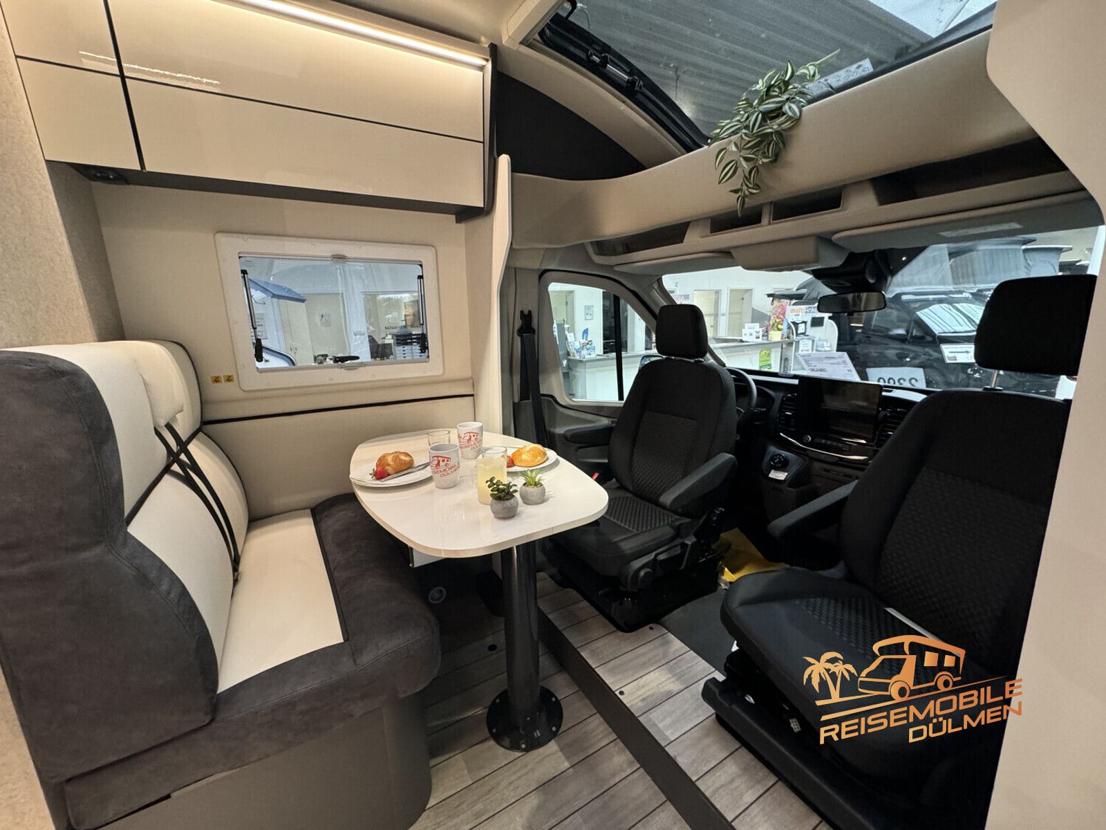 Fahrzeugabbildung Forster Coupe FT669EB NB  Skyroof RFK Truma Combi 6E