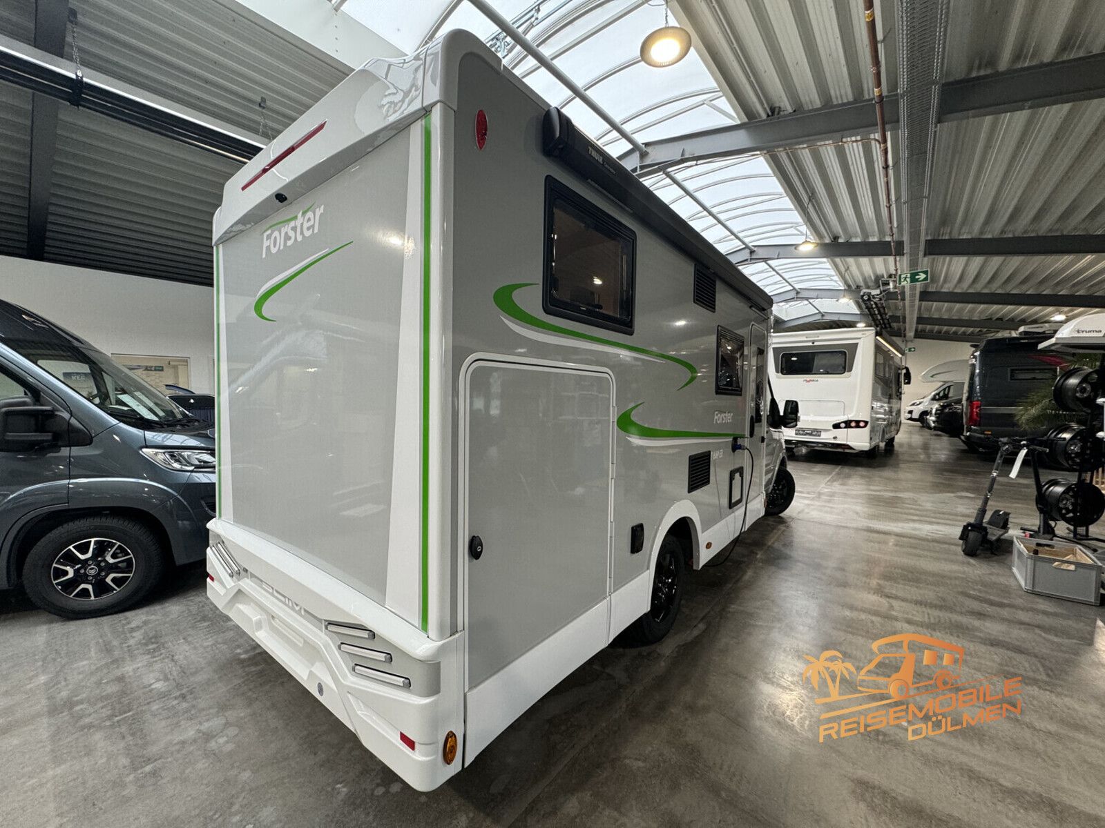 Fahrzeugabbildung Forster Coupe FT669EB NB  Skyroof RFK Truma Combi 6E