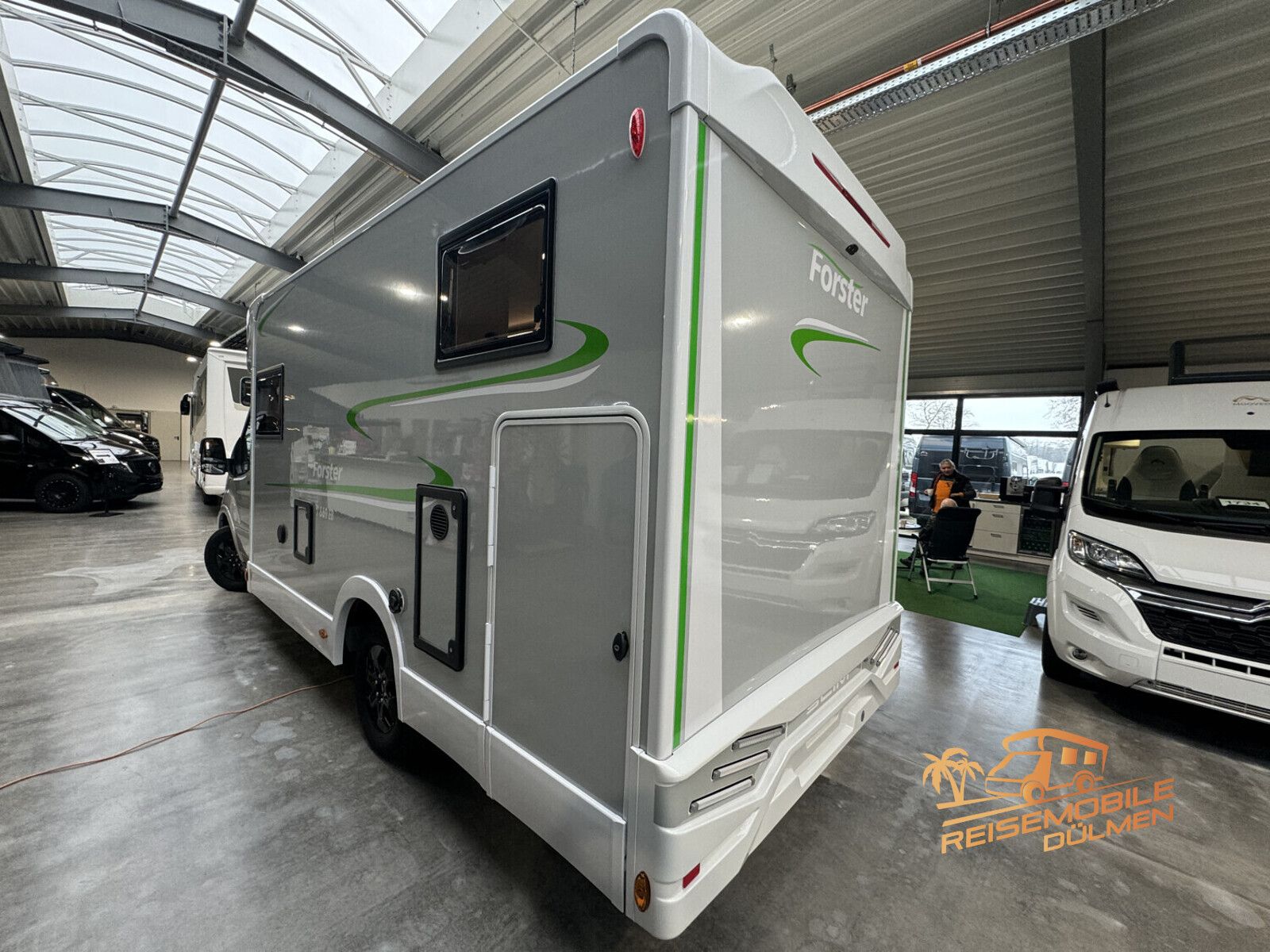 Fahrzeugabbildung Forster Coupe FT669EB NB  Skyroof RFK Truma Combi 6E