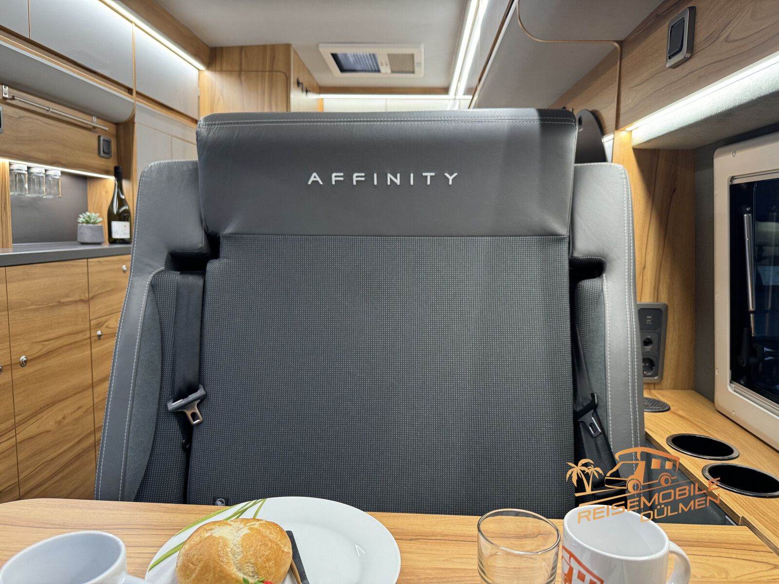 Fahrzeugabbildung Affinity Camper Van ONE Solar Navi RFK 18 1.Hand AHK