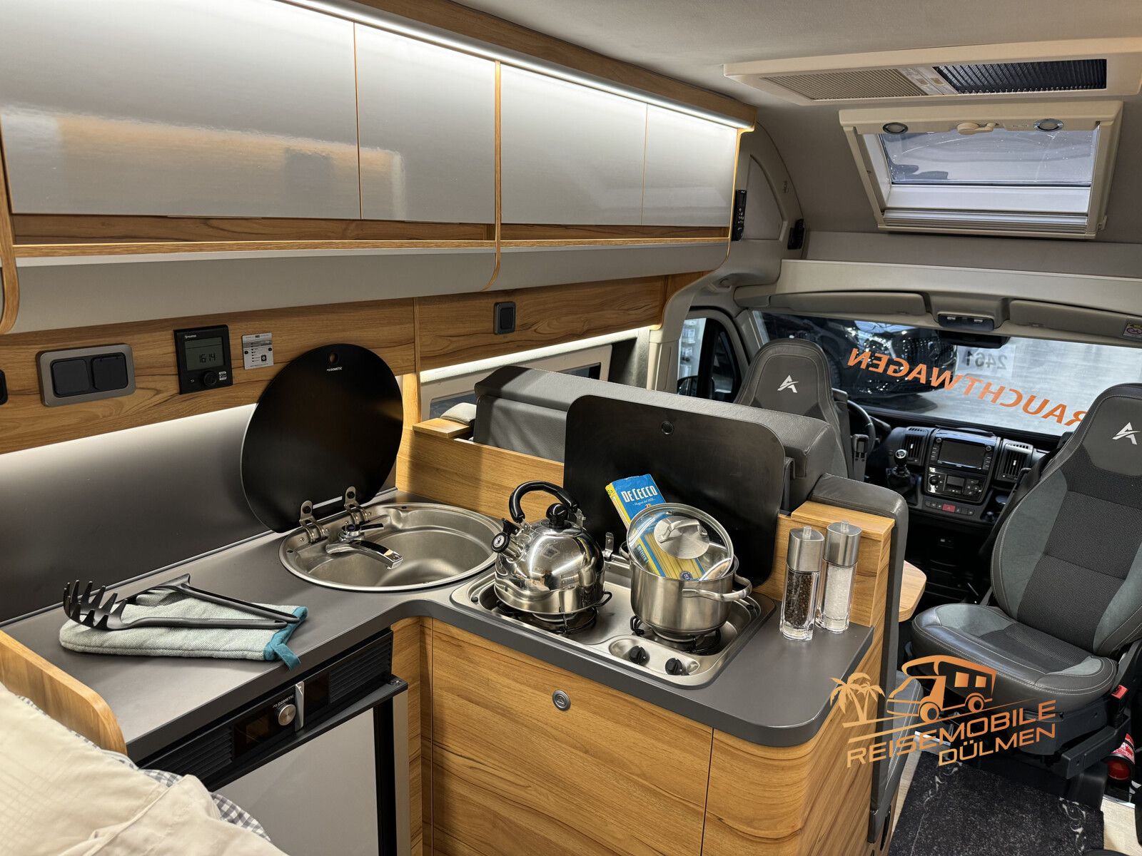 Fahrzeugabbildung Affinity Camper Van ONE Solar Navi RFK 18 1.Hand AHK