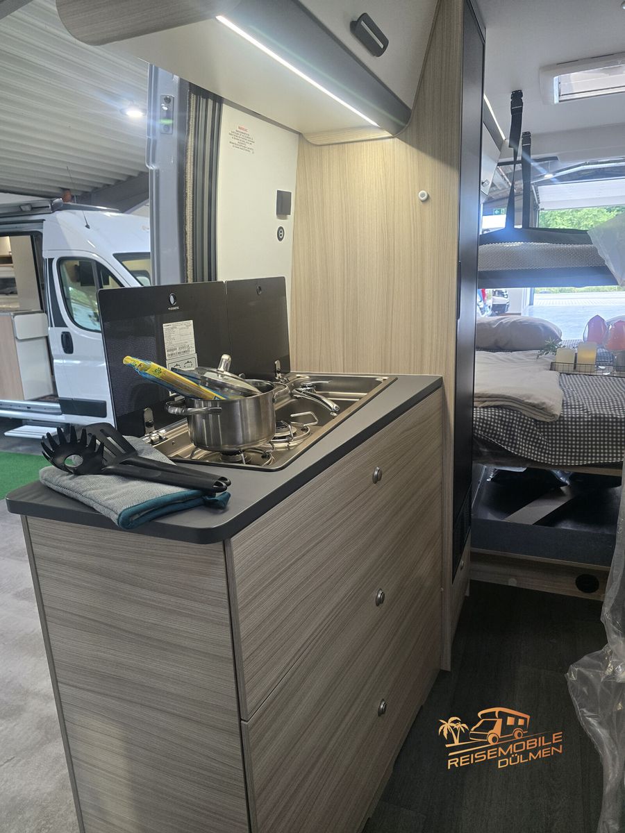 Fahrzeugabbildung Sun Living V 65SL X-TRA Ausstellungsfahrzeug Navi LM-Räder