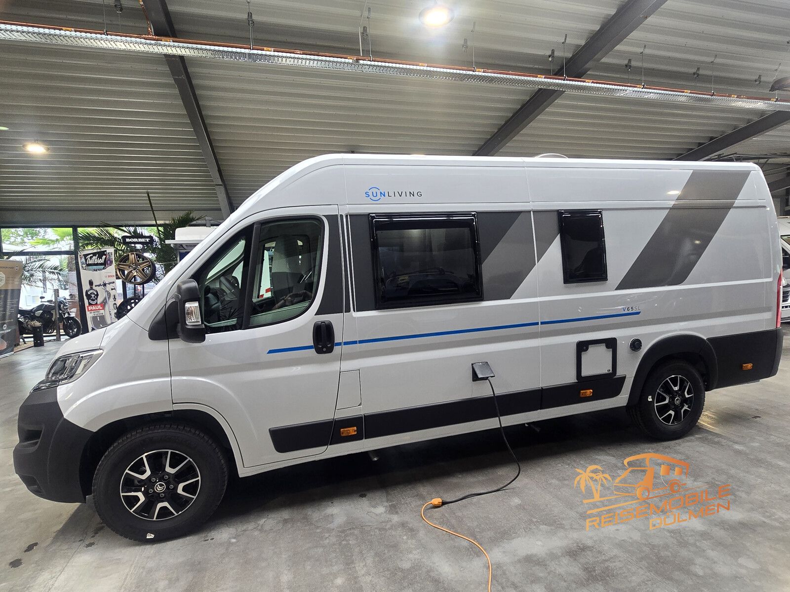 Fahrzeugabbildung Sun Living V 65SL X-TRA Ausstellungsfahrzeug Navi LM-Räder
