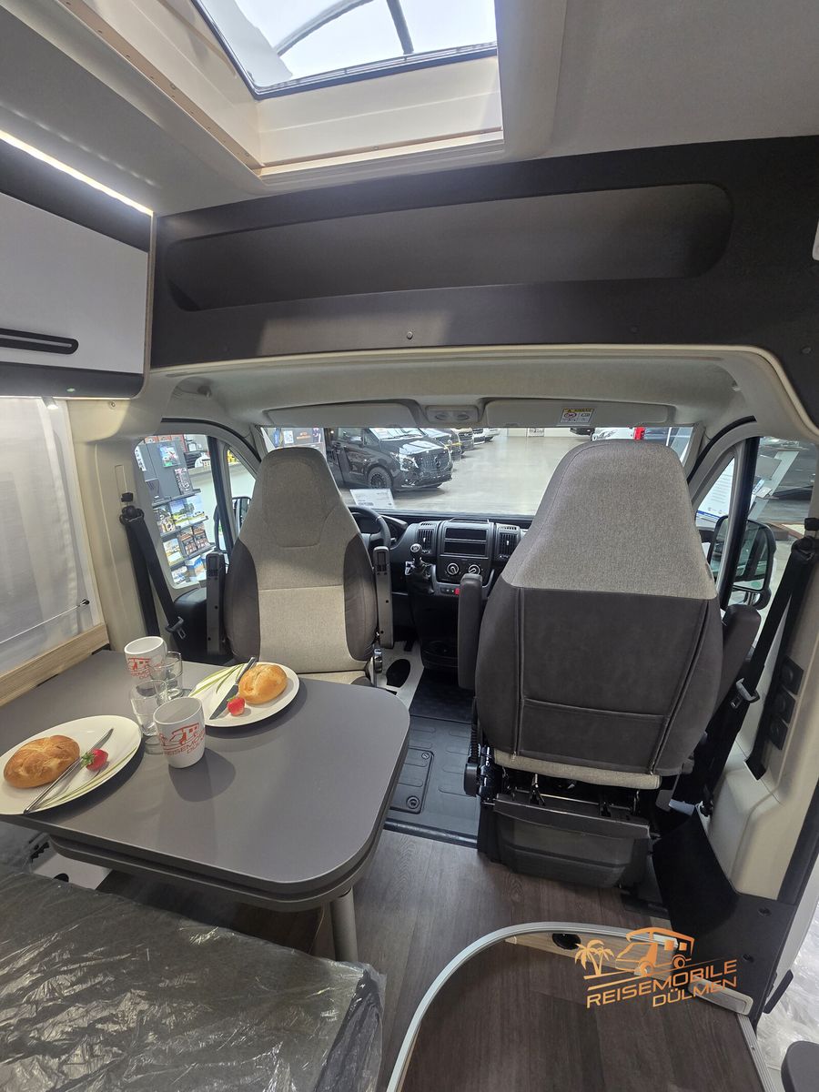 Fahrzeugabbildung Sun Living V 65SL X-TRA Ausstellungsfahrzeug RFK ISOFIX LM