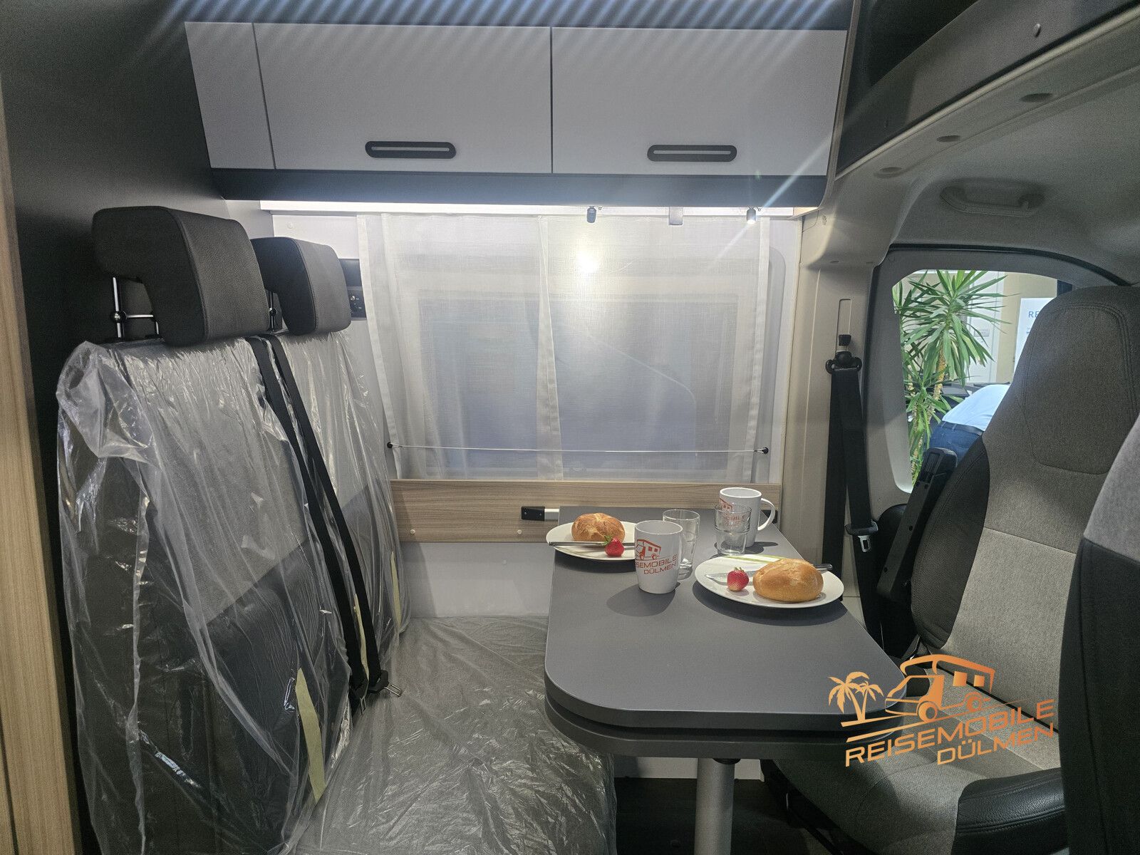 Fahrzeugabbildung Sun Living V 65SL X-TRA Ausstellungsfahrzeug RFK ISOFIX LM
