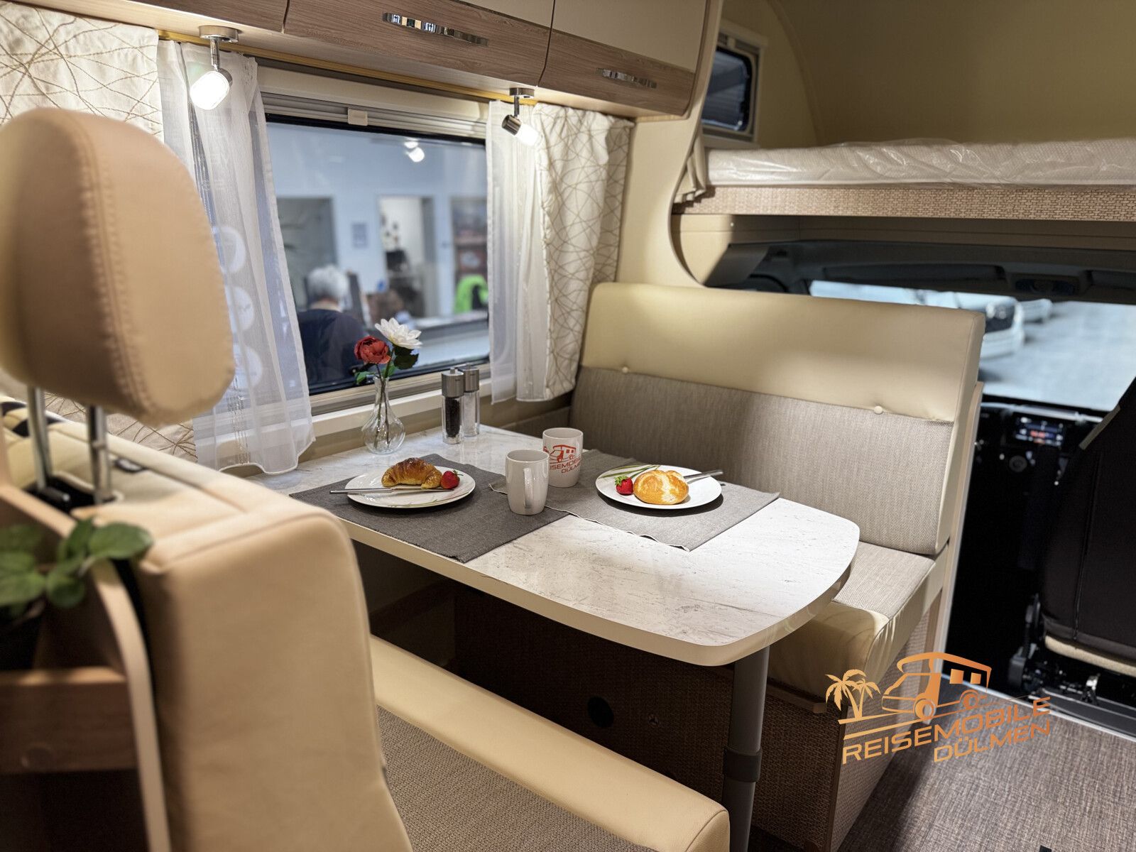 Fahrzeugabbildung Eura Mobil Activa One 690 HB  Heizung Combi 6 E  Winterfest