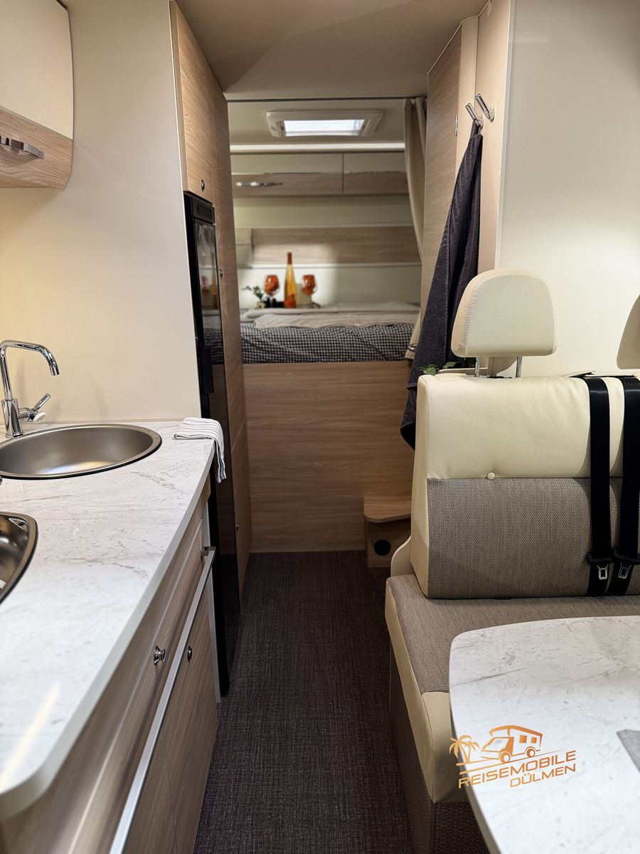 Fahrzeugabbildung Eura Mobil Activa One 690 HB  Heizung Combi 6 E  Winterfest