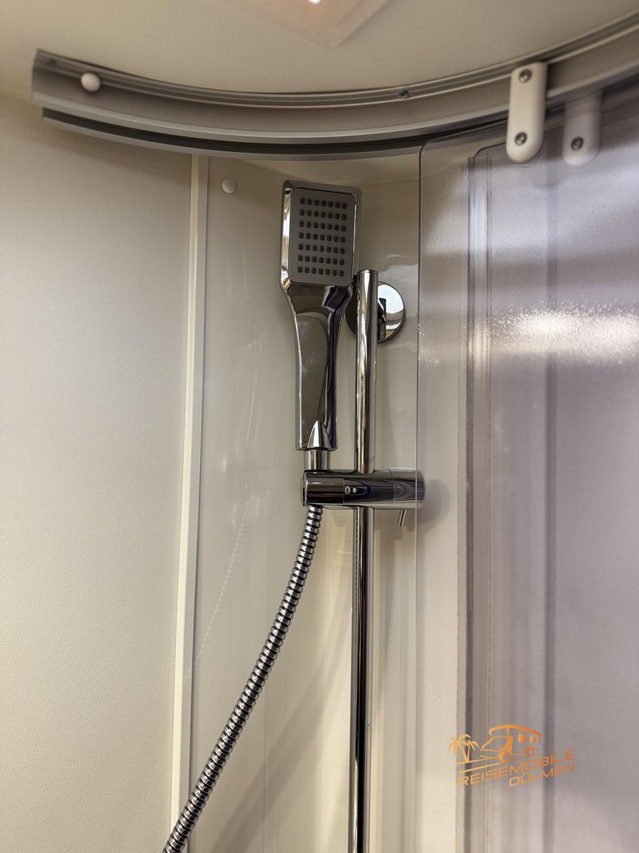 Fahrzeugabbildung Eura Mobil Activa One 690 HB  Heizung Combi 6 E  Winterfest