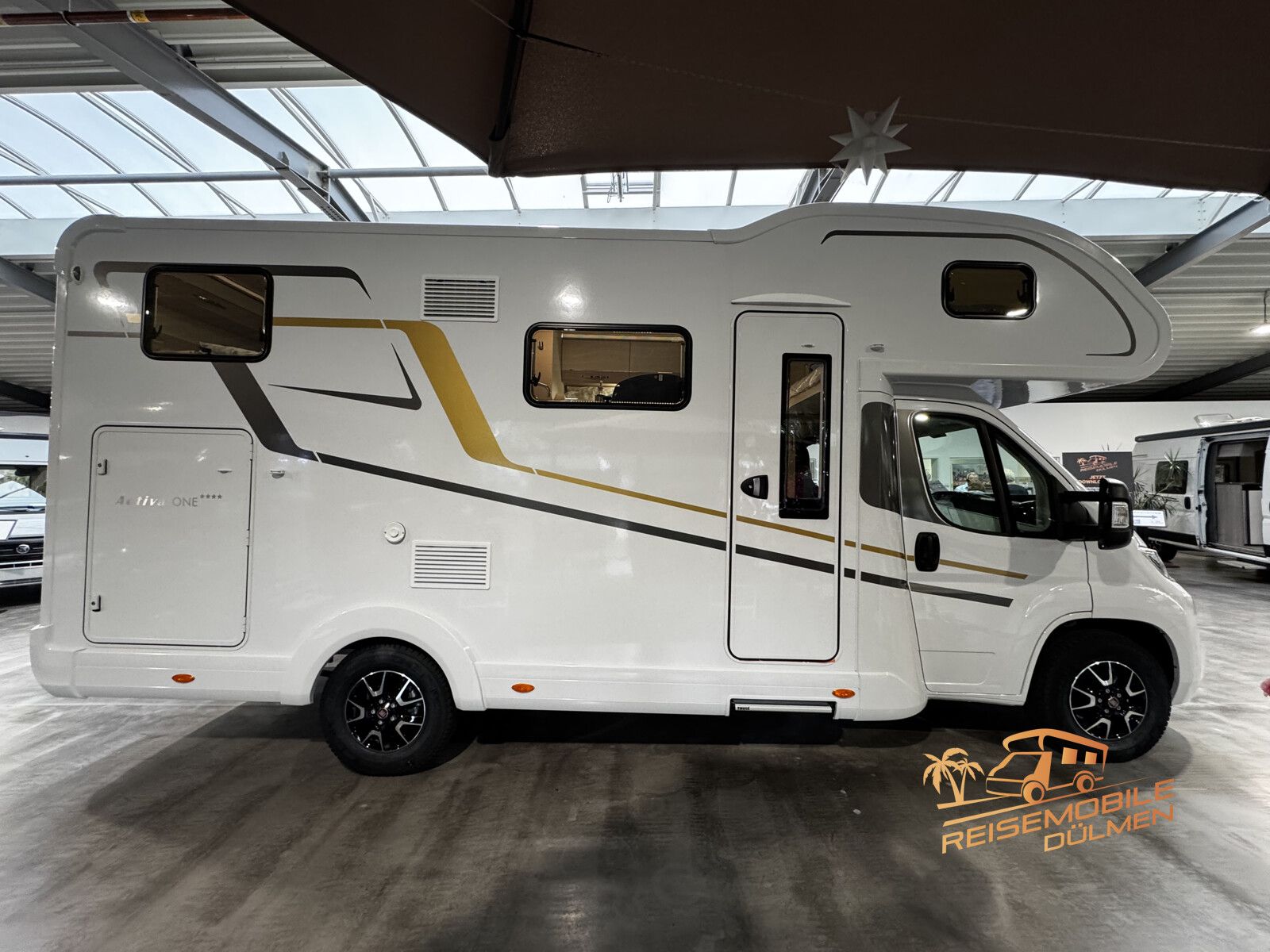 Fahrzeugabbildung Eura Mobil Activa One 690 HB  Heizung Combi 6 E  Winterfest