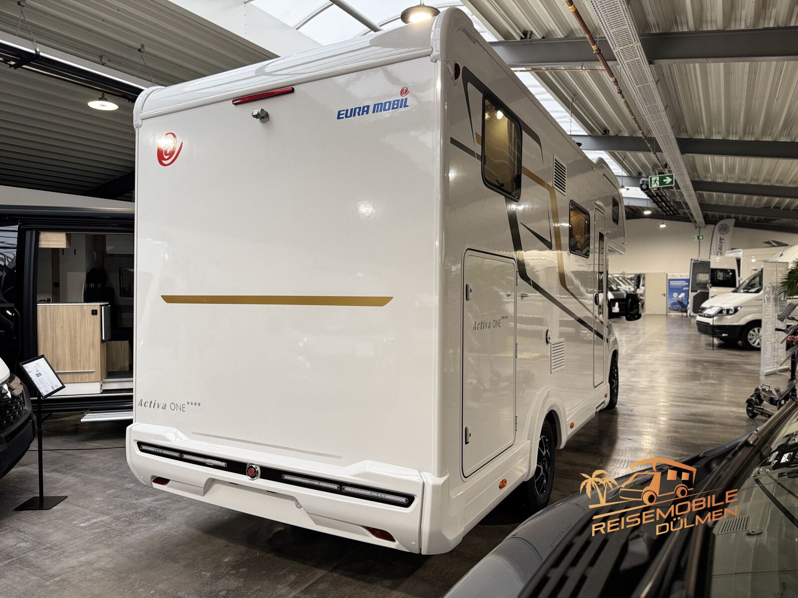 Fahrzeugabbildung Eura Mobil Activa One 690 HB  Heizung Combi 6 E  Winterfest