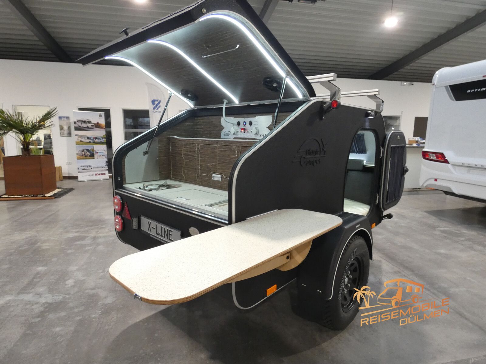 Fahrzeugabbildung Andere LifeStyle Camper X-Line AHK Dachreling Außendusc