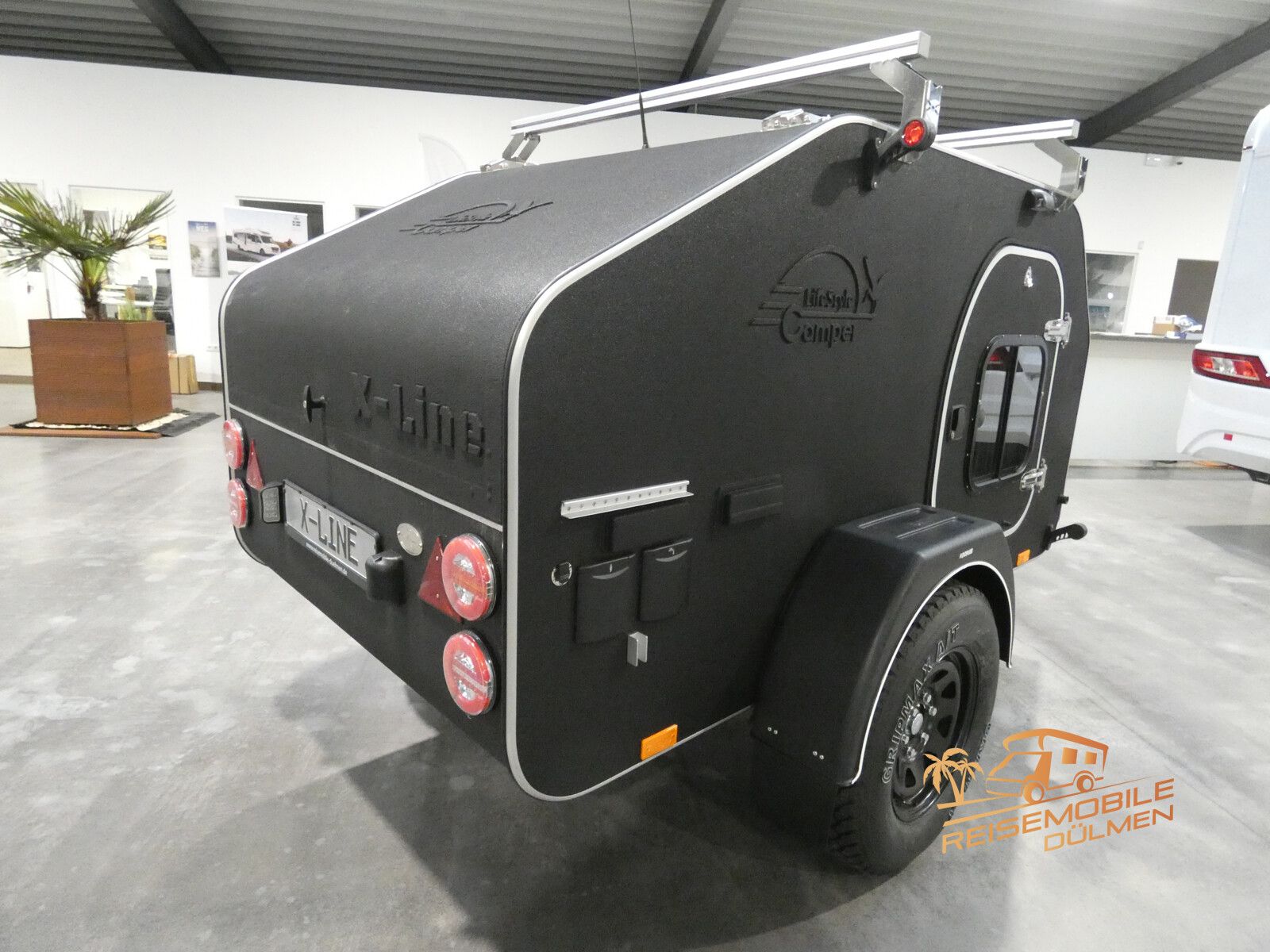 Fahrzeugabbildung Andere LifeStyle Camper X-Line AHK Dachreling Außendusc