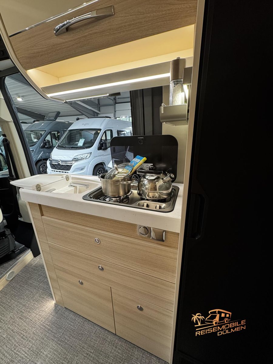 Fahrzeugabbildung Eura Mobil Van 635 EB  Lithium Solar Maxi Chassis Fahrassis
