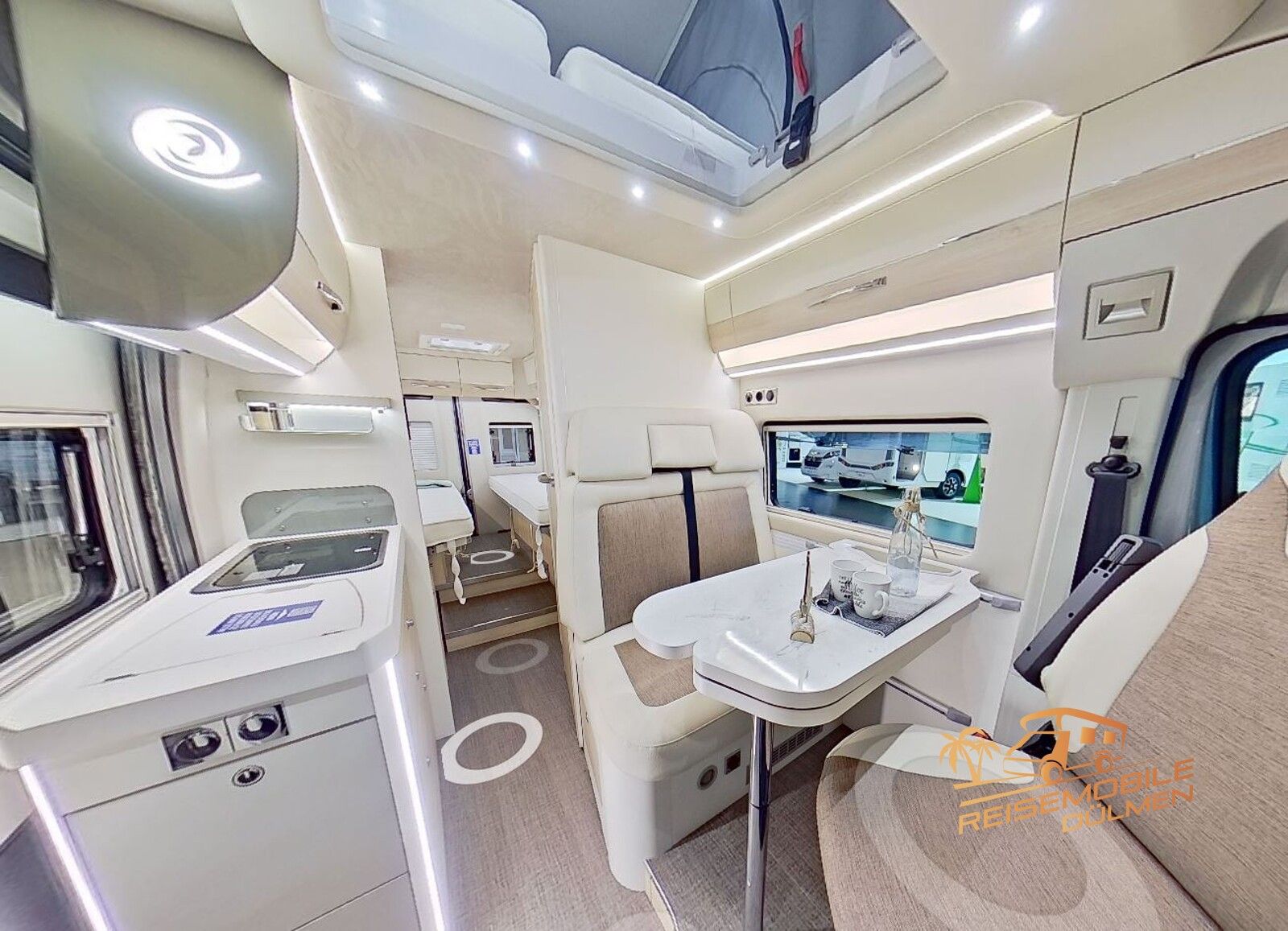 Fahrzeugabbildung Eura Mobil Van 635 EB Lithium Solar Maxi Chassis Fahrassis