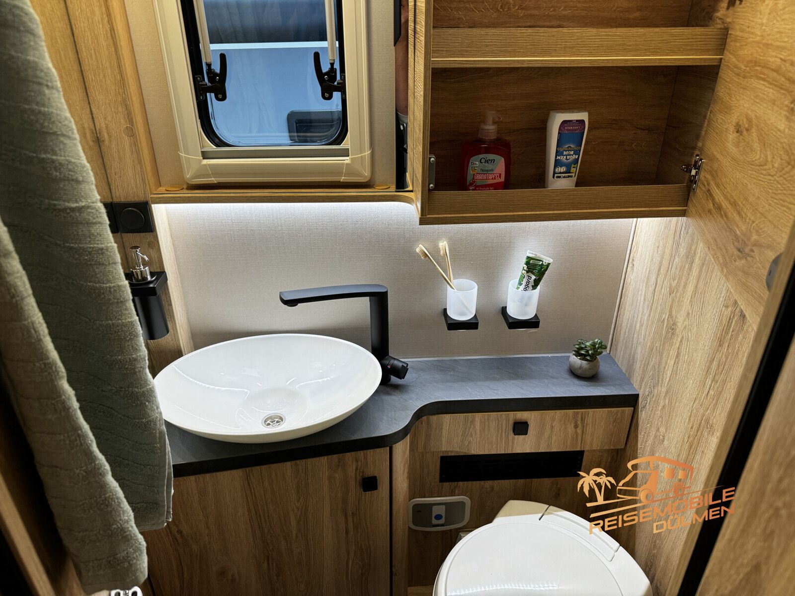 Fahrzeugabbildung Eura Mobil Profila T 726 EF Comfort 3xMondial Backofen RFK