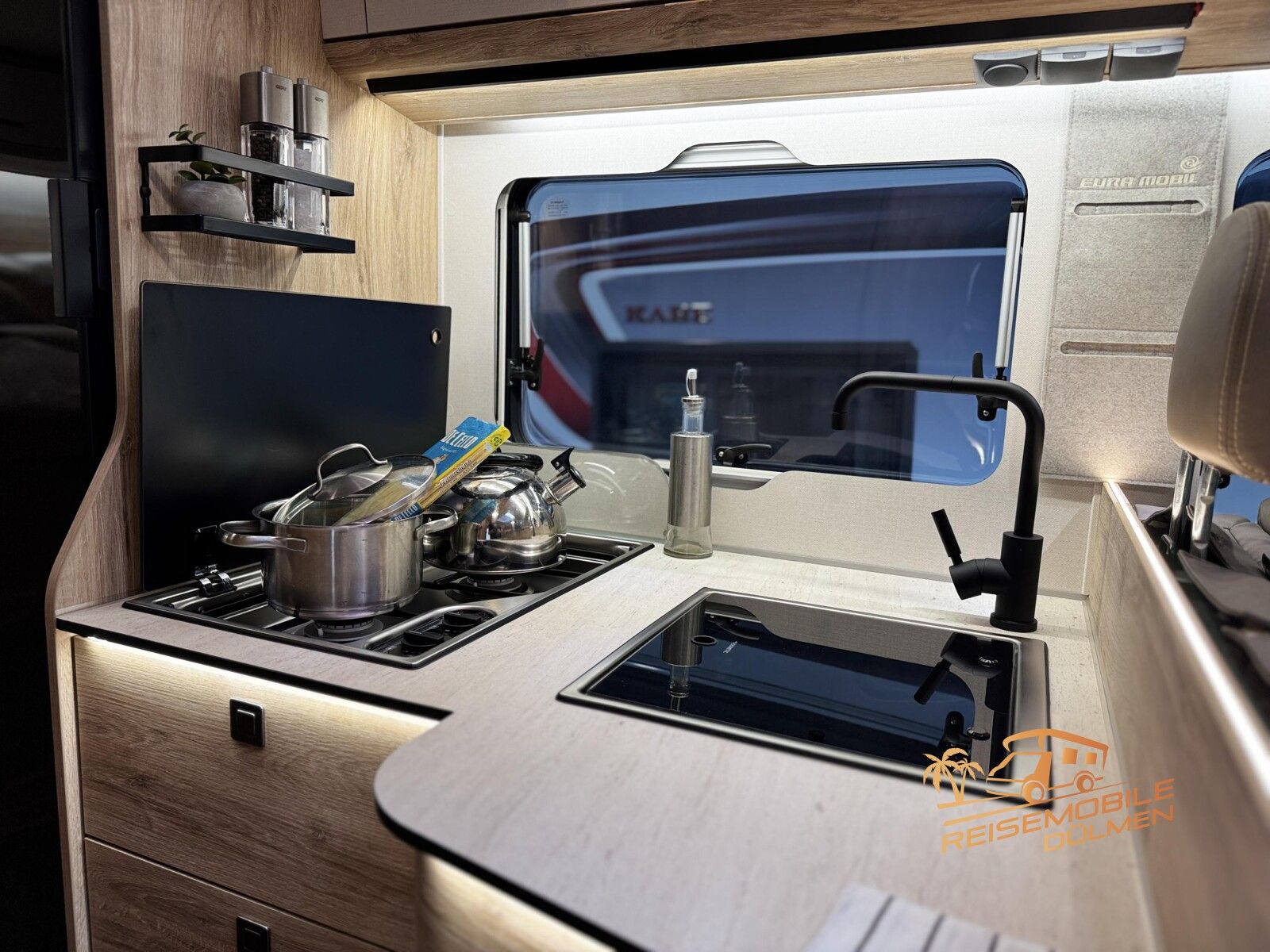 Fahrzeugabbildung Eura Mobil Profila T 695 EB Klima Fahrassistenz