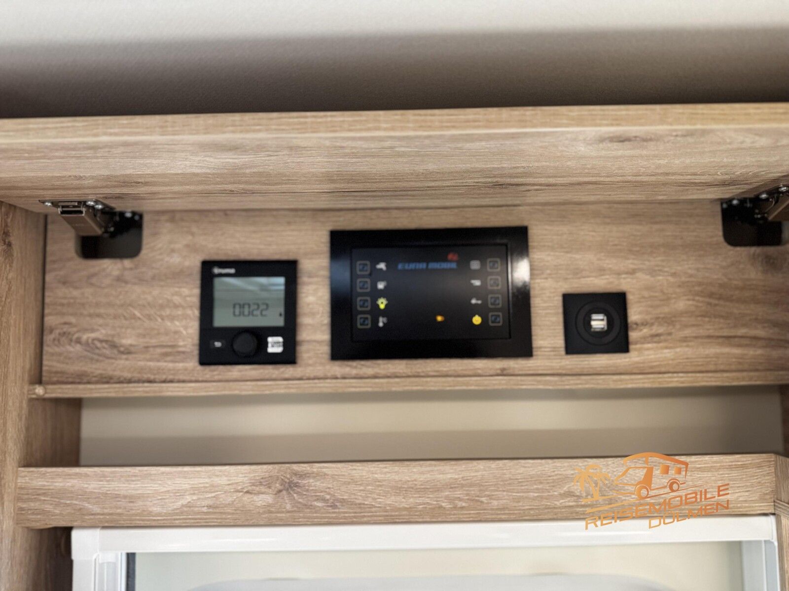 Fahrzeugabbildung Eura Mobil Profila T 695 EB Klima Fahrassistenz