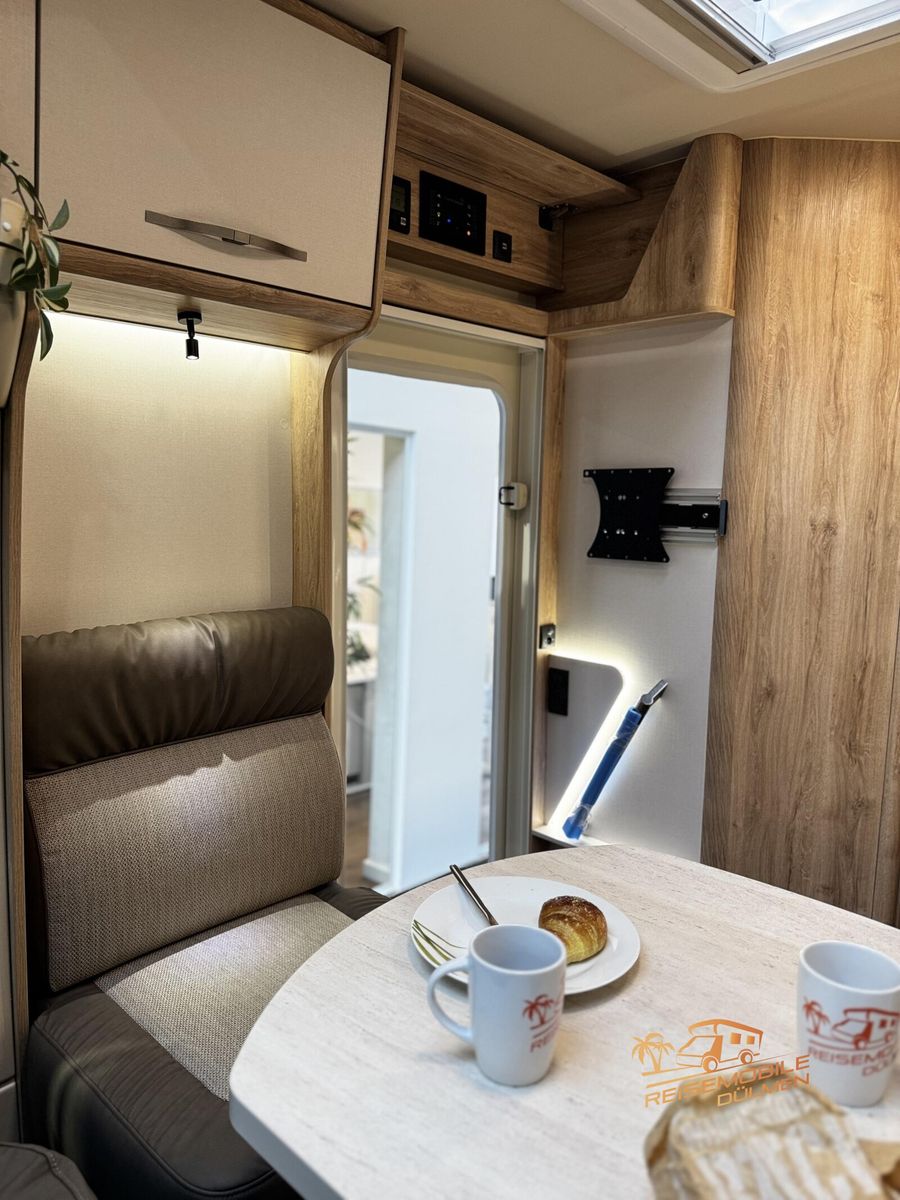 Fahrzeugabbildung Eura Mobil Profila T 695 EB Erweitertes Fahrassistenz Paket