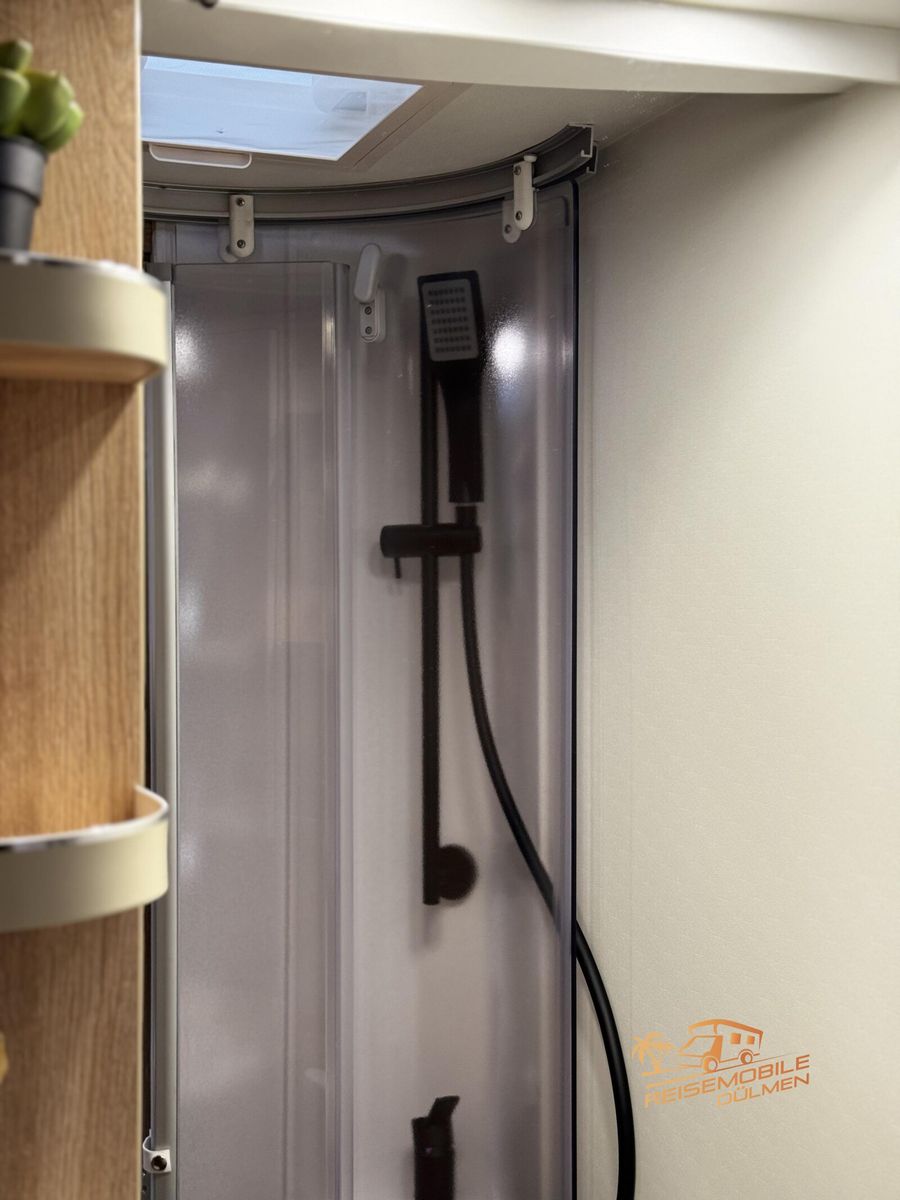 Fahrzeugabbildung Eura Mobil Profila T 695 EB Erweitertes Fahrassistenz Paket