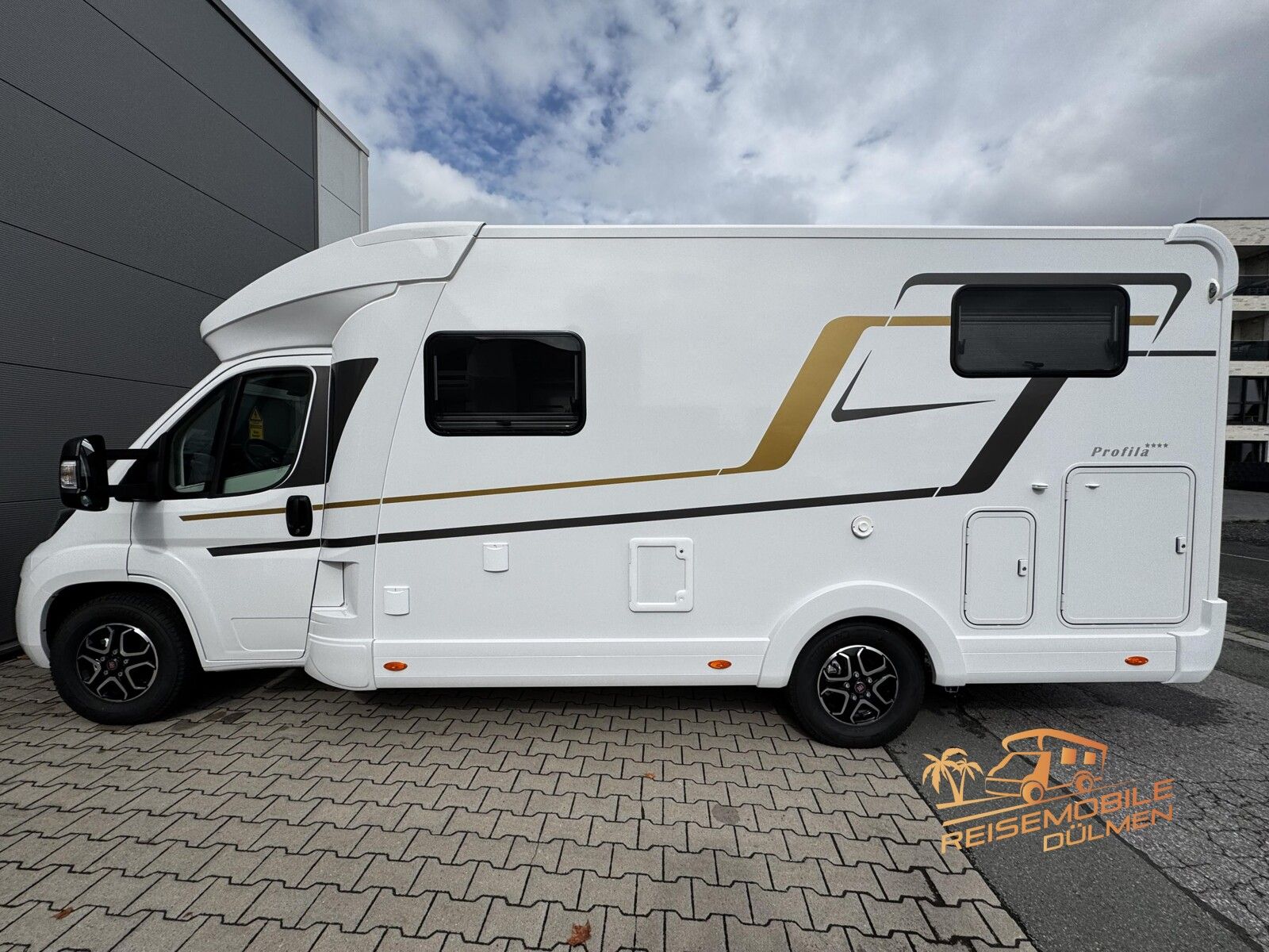 Fahrzeugabbildung Eura Mobil Profila T PT 660 EB RFK Dachklima Lithium 4,25t