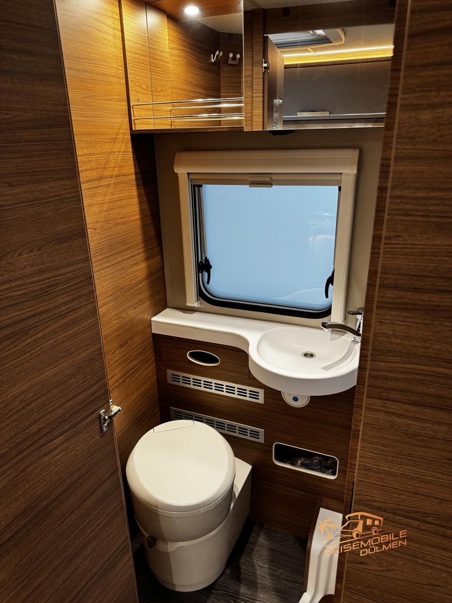 Fahrzeugabbildung Knaus L!VE I 700 MEG Alde SAT TV AHK 17 Navi RFK