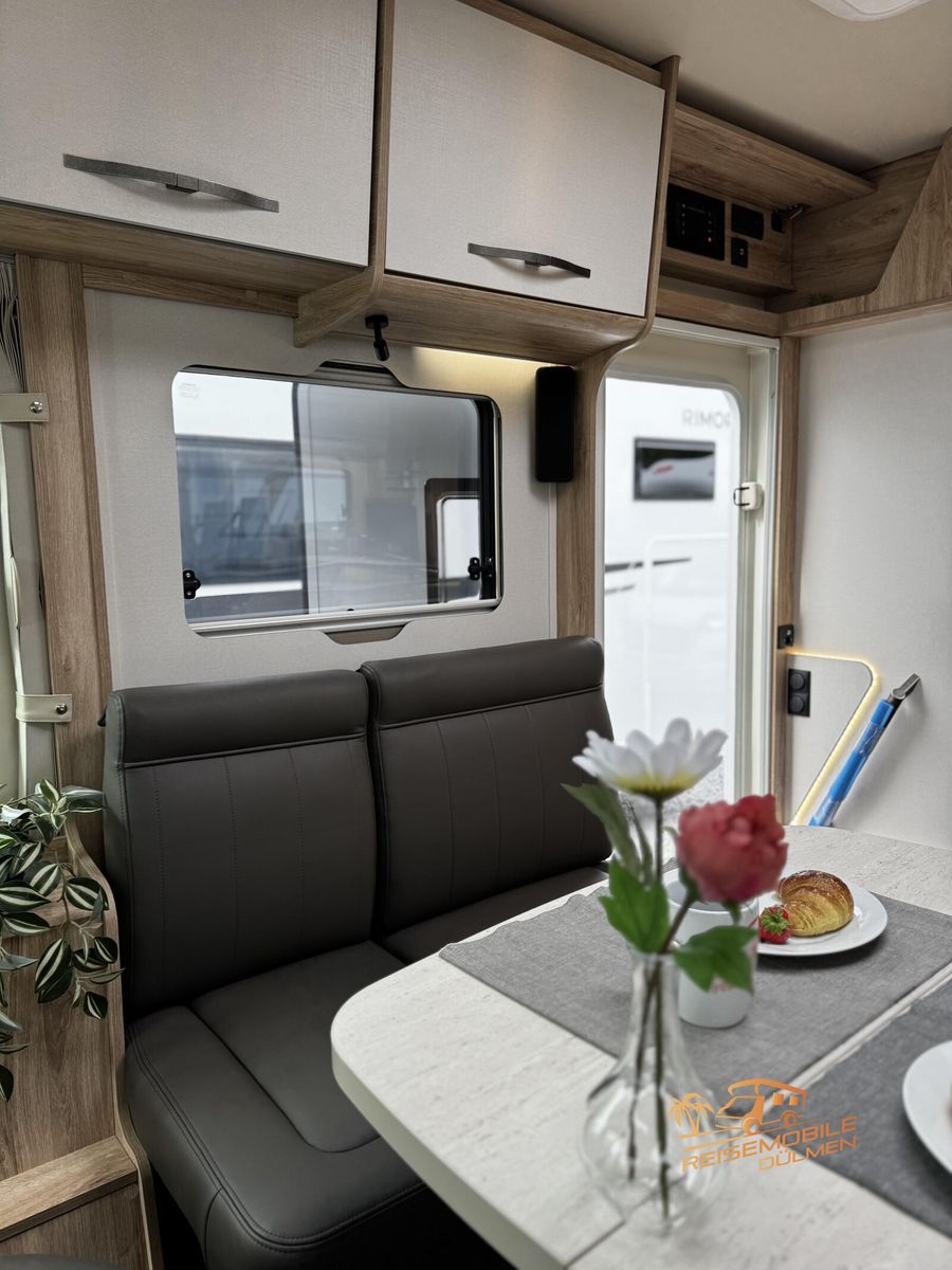 Fahrzeugabbildung Eura Mobil Integra Line 720 EF ohne Hubbett Mondial ALDE