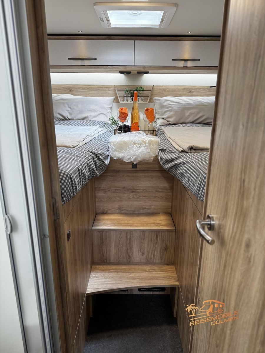 Fahrzeugabbildung Eura Mobil Integra Line 720 EF ohne Hubbett Mondial ALDE