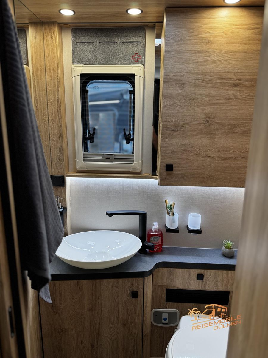 Fahrzeugabbildung Eura Mobil Integra Line 720 EF ohne Hubbett Mondial ALDE