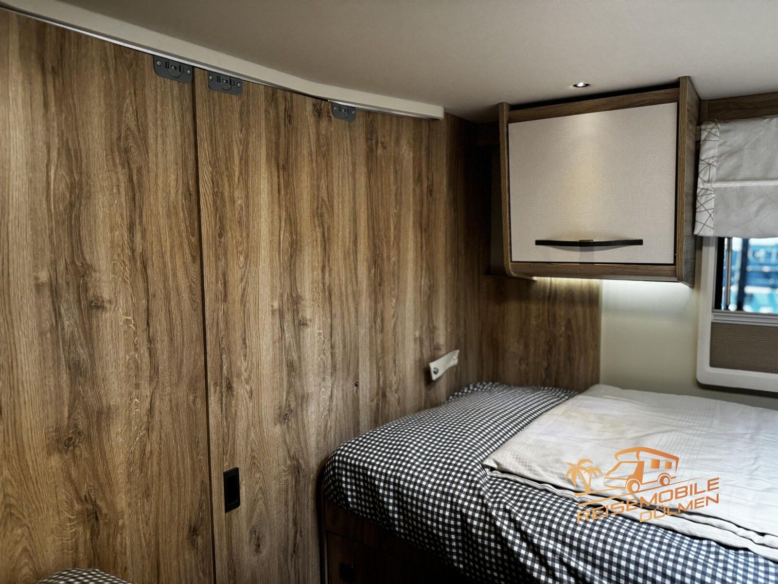 Fahrzeugabbildung Eura Mobil Integra Line 720 EF ohne Hubbett Mondial ALDE